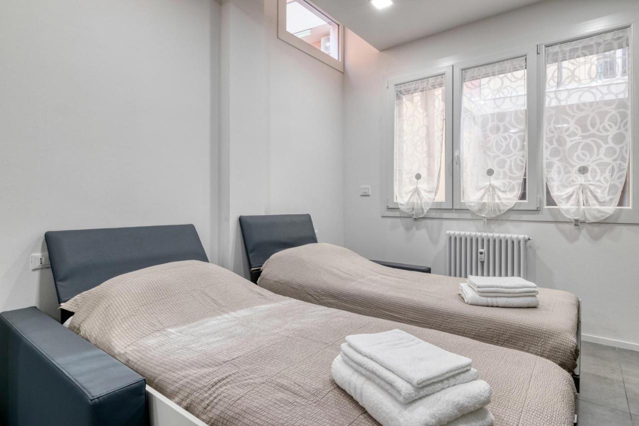 Guest House Ugo Lenzi Bologna Exterior photo
